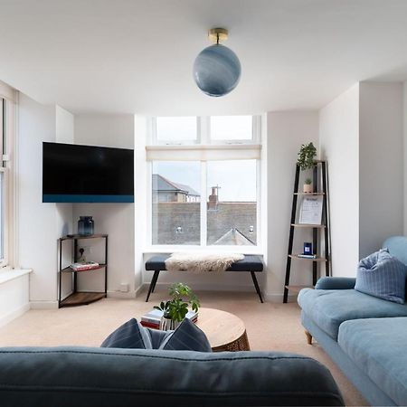 Apres Beach Apartment Sleeps 4 Penzance Eksteriør billede
