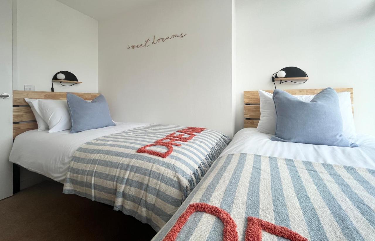 Apres Beach Apartment Sleeps 4 Penzance Eksteriør billede