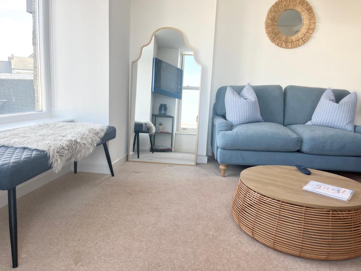 Apres Beach Apartment Sleeps 4 Penzance Eksteriør billede