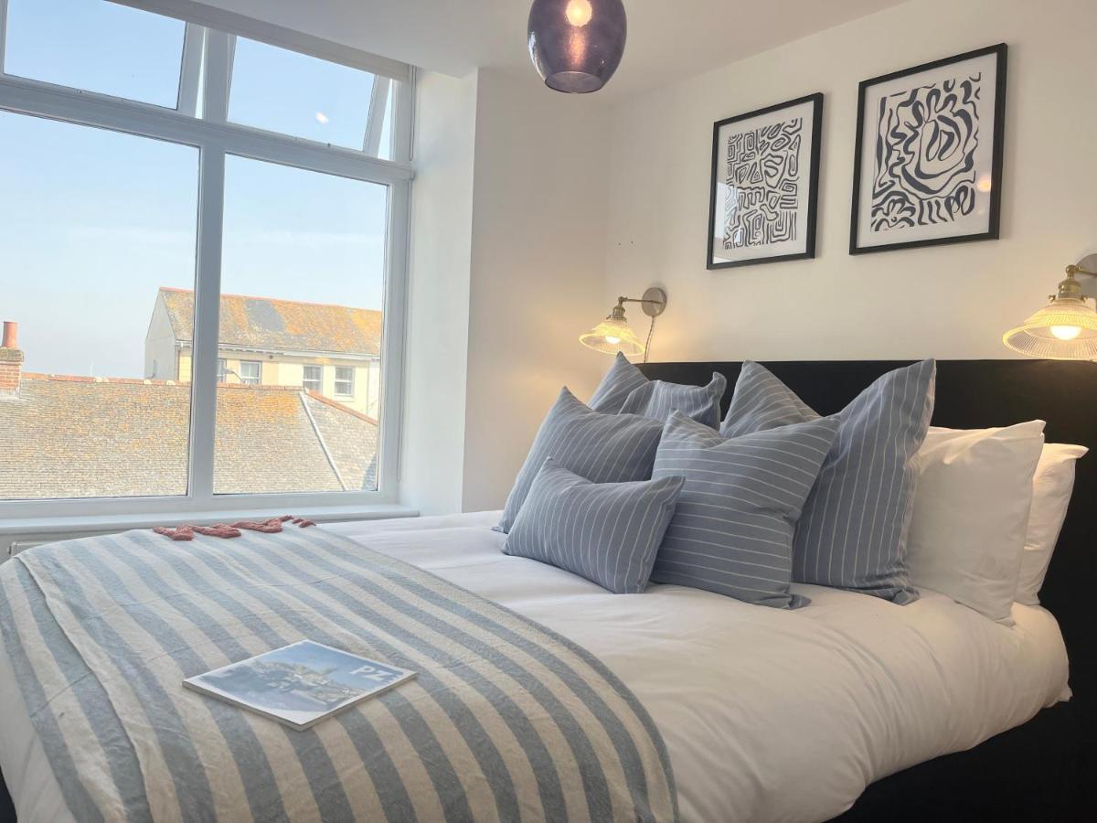 Apres Beach Apartment Sleeps 4 Penzance Eksteriør billede