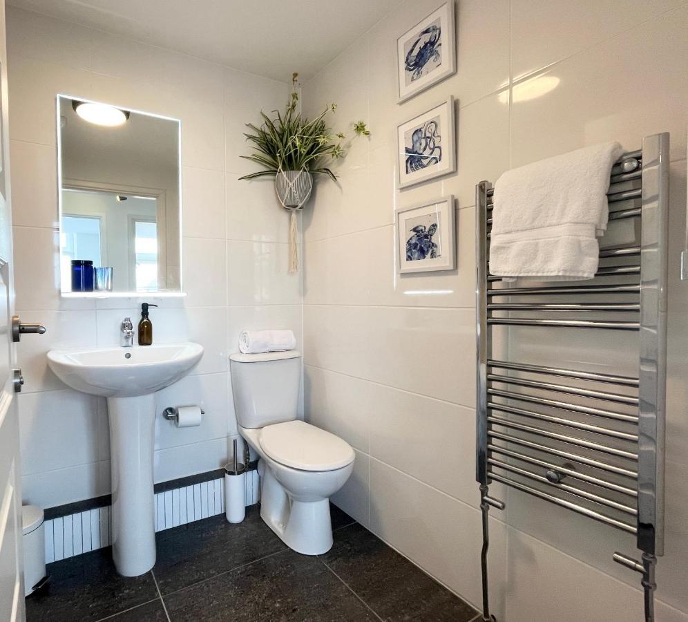 Apres Beach Apartment Sleeps 4 Penzance Eksteriør billede