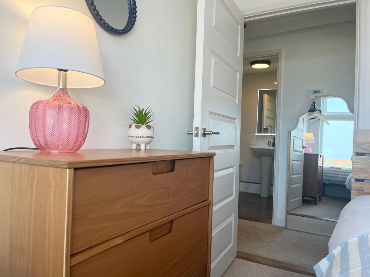 Apres Beach Apartment Sleeps 4 Penzance Eksteriør billede