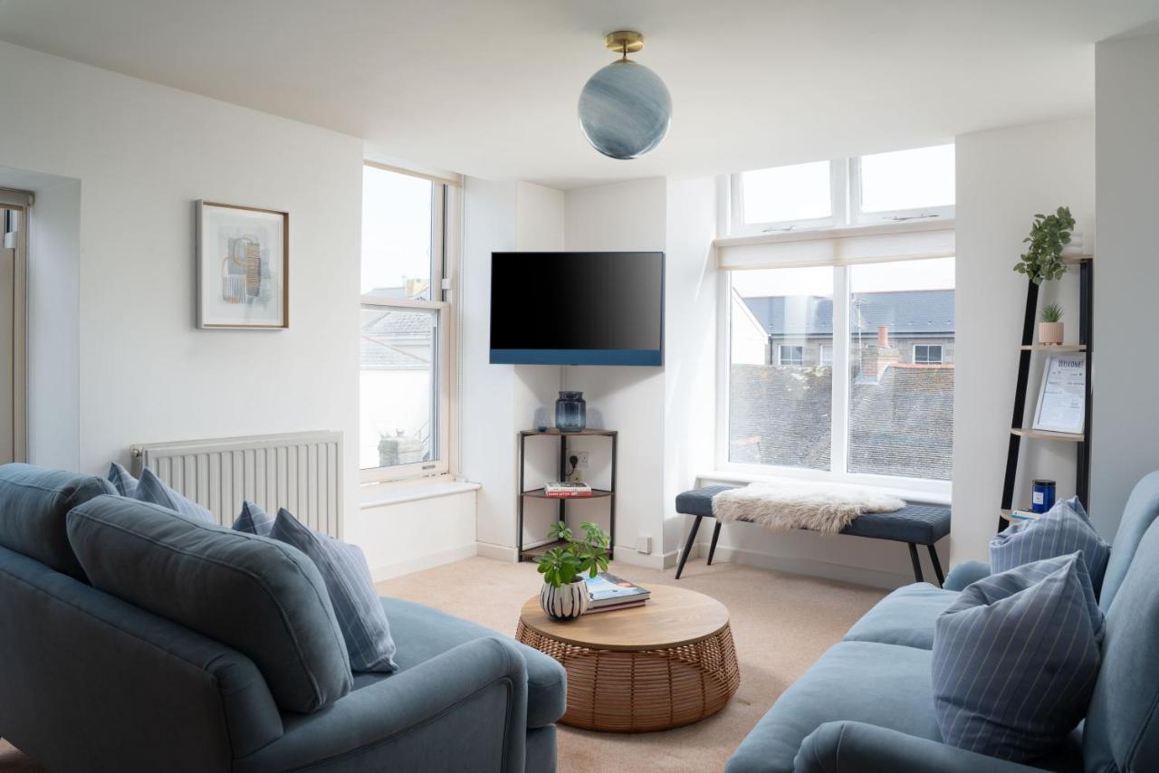 Apres Beach Apartment Sleeps 4 Penzance Eksteriør billede