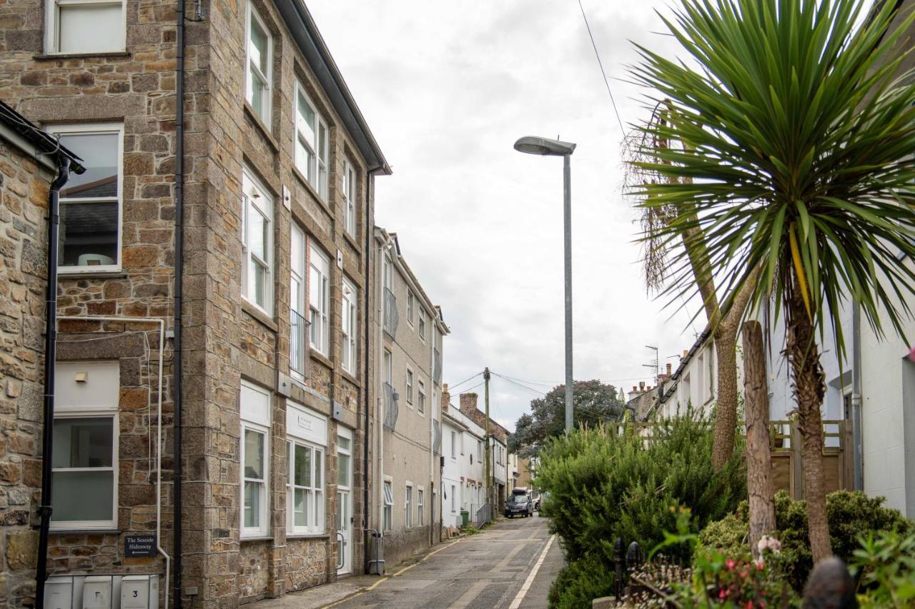 Apres Beach Apartment Sleeps 4 Penzance Eksteriør billede