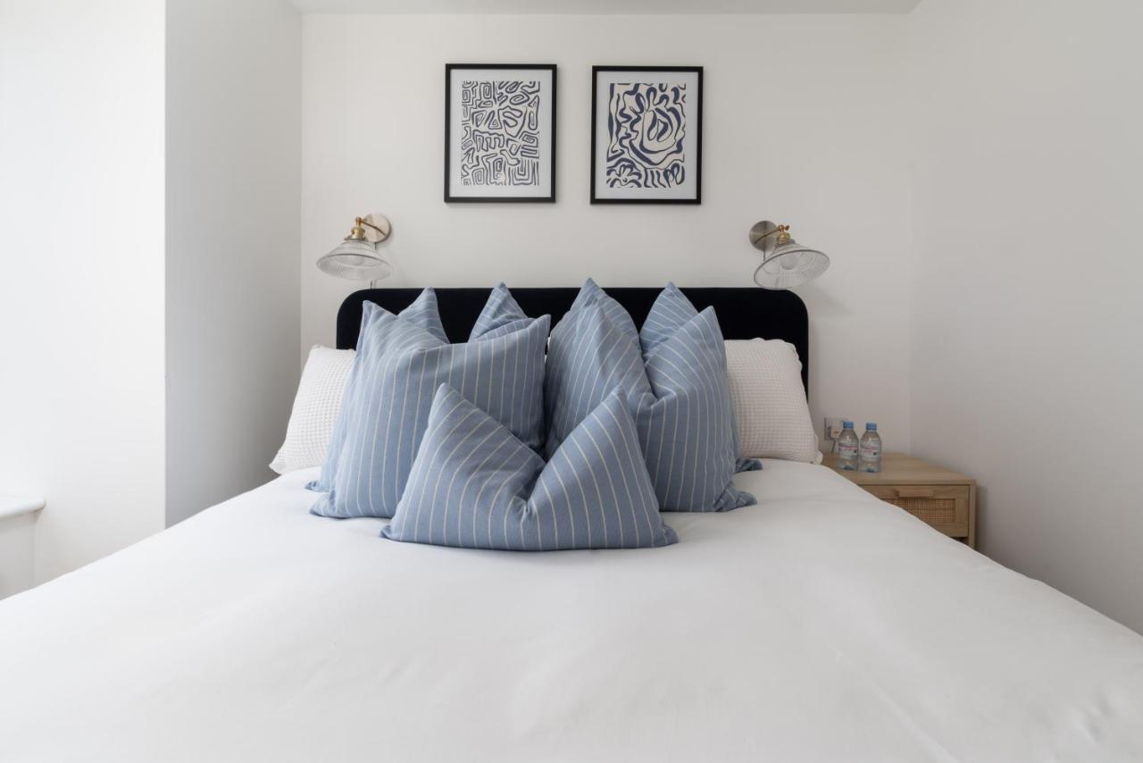 Apres Beach Apartment Sleeps 4 Penzance Eksteriør billede