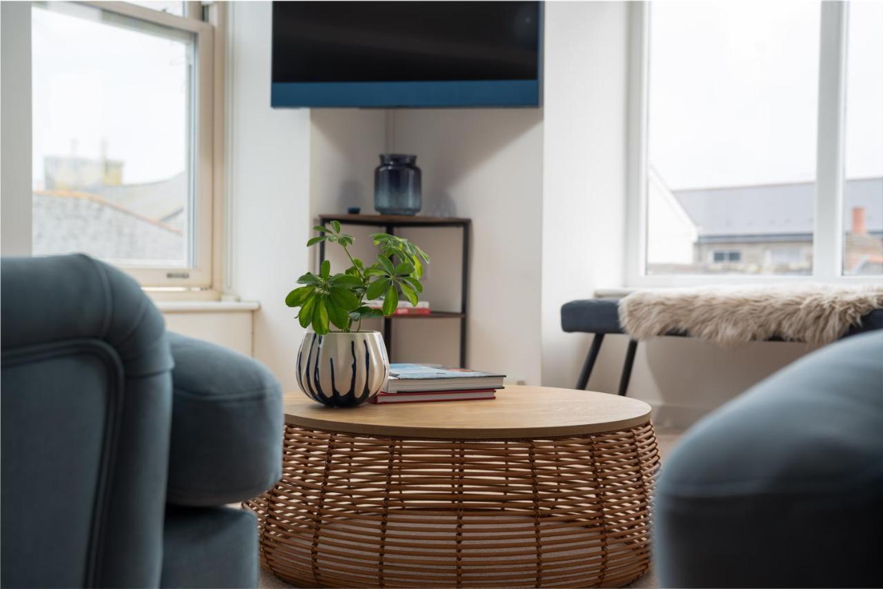 Apres Beach Apartment Sleeps 4 Penzance Eksteriør billede