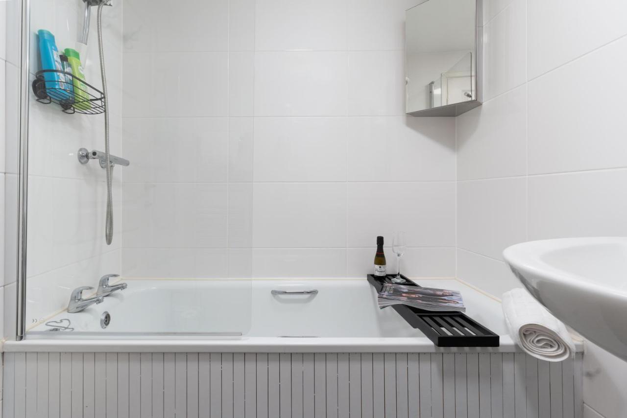 Apres Beach Apartment Sleeps 4 Penzance Eksteriør billede