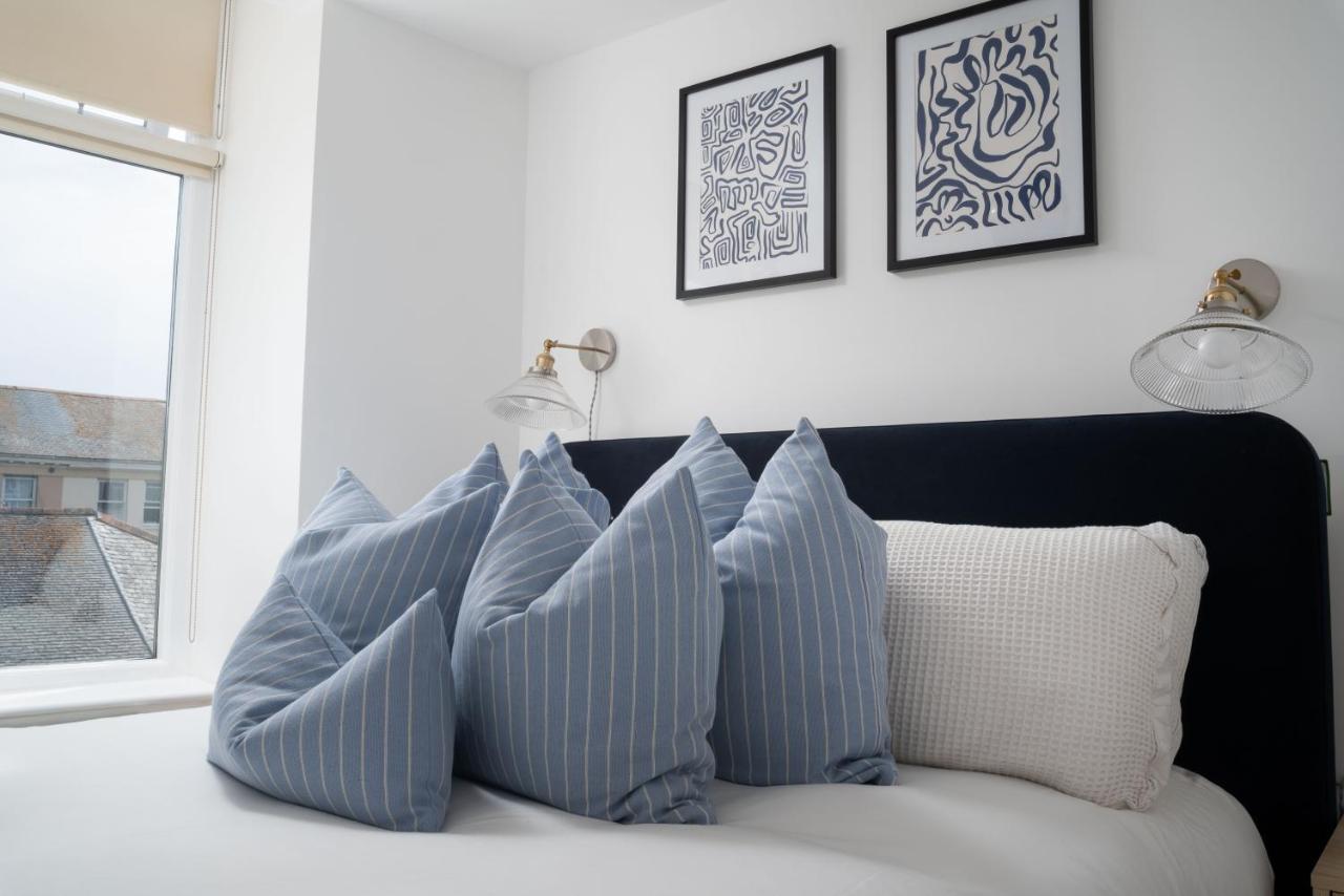 Apres Beach Apartment Sleeps 4 Penzance Eksteriør billede