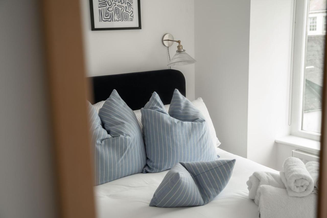 Apres Beach Apartment Sleeps 4 Penzance Eksteriør billede