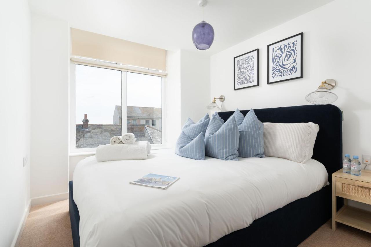 Apres Beach Apartment Sleeps 4 Penzance Eksteriør billede