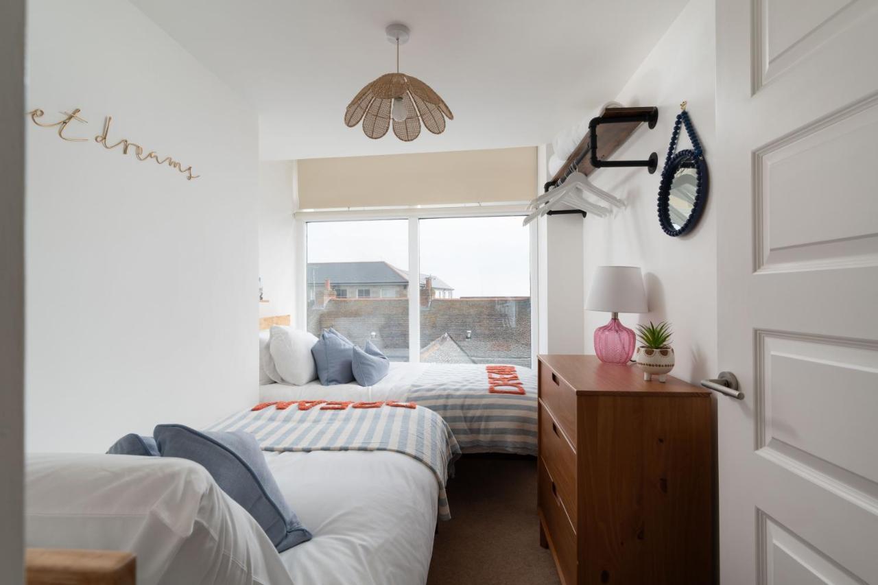 Apres Beach Apartment Sleeps 4 Penzance Eksteriør billede